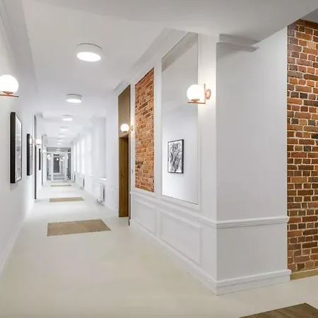 Poniatowskiego Parkside Studio~parking And Lift Apartamento