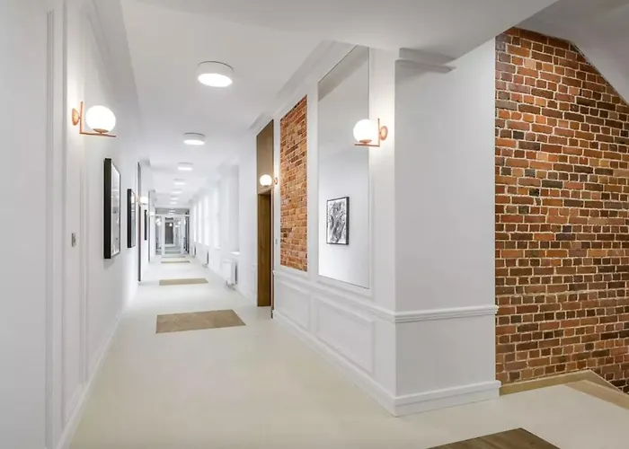 Poniatowskiego Parkside Studio~parking And Lift Apartment